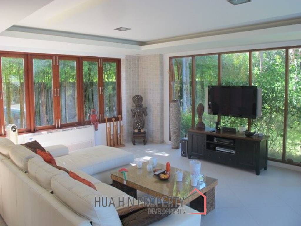 Phu Montra : Luxury 3 Bedroom Pool Villa