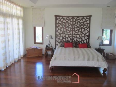 Phu Montra : Luxury 3 Bedroom Pool Villa