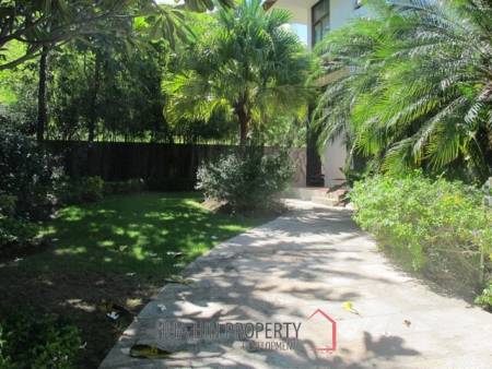 Phu Montra : Luxury 3 Bedroom Pool Villa