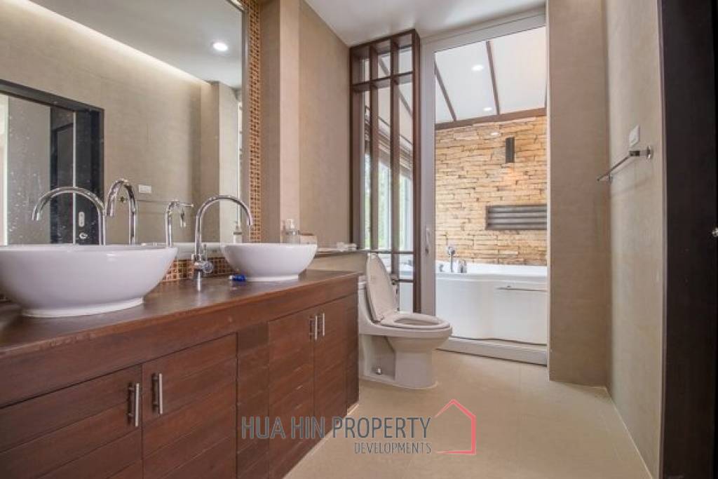 Modern 3 Bedroom Villa