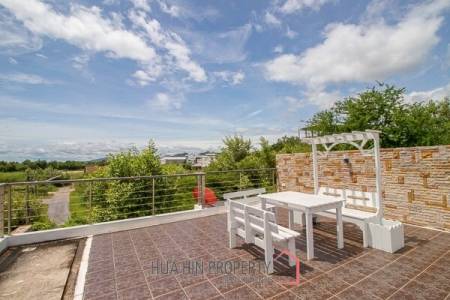 Modern 3 Bedroom Villa