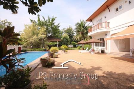 Wonderful 2 Storey 5 Bedroom Pool Villa