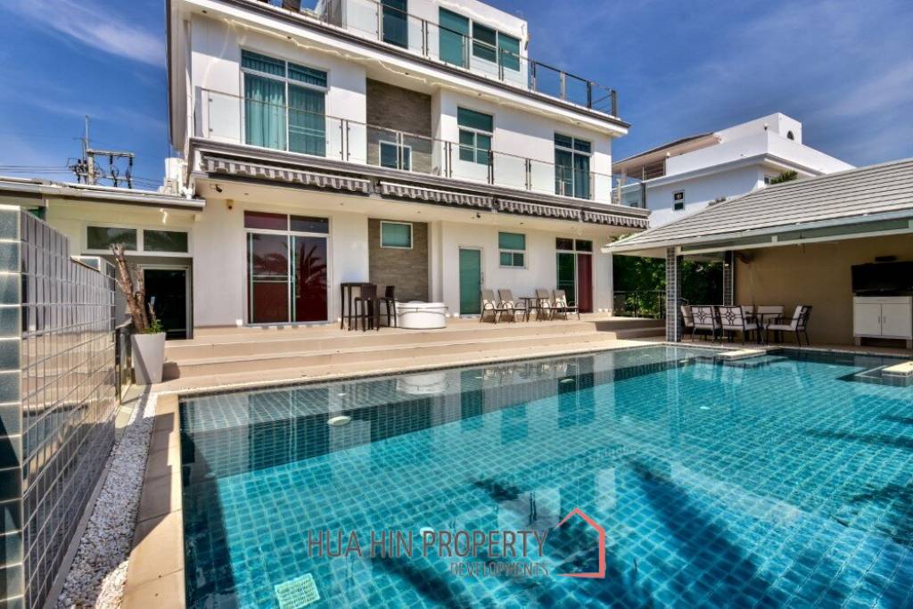 Luxury 3 Storey Pool Villa nr Black Mountain Golf Course