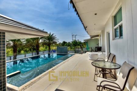 Luxury 3 Storey Pool Villa nr Black Mountain Golf Course