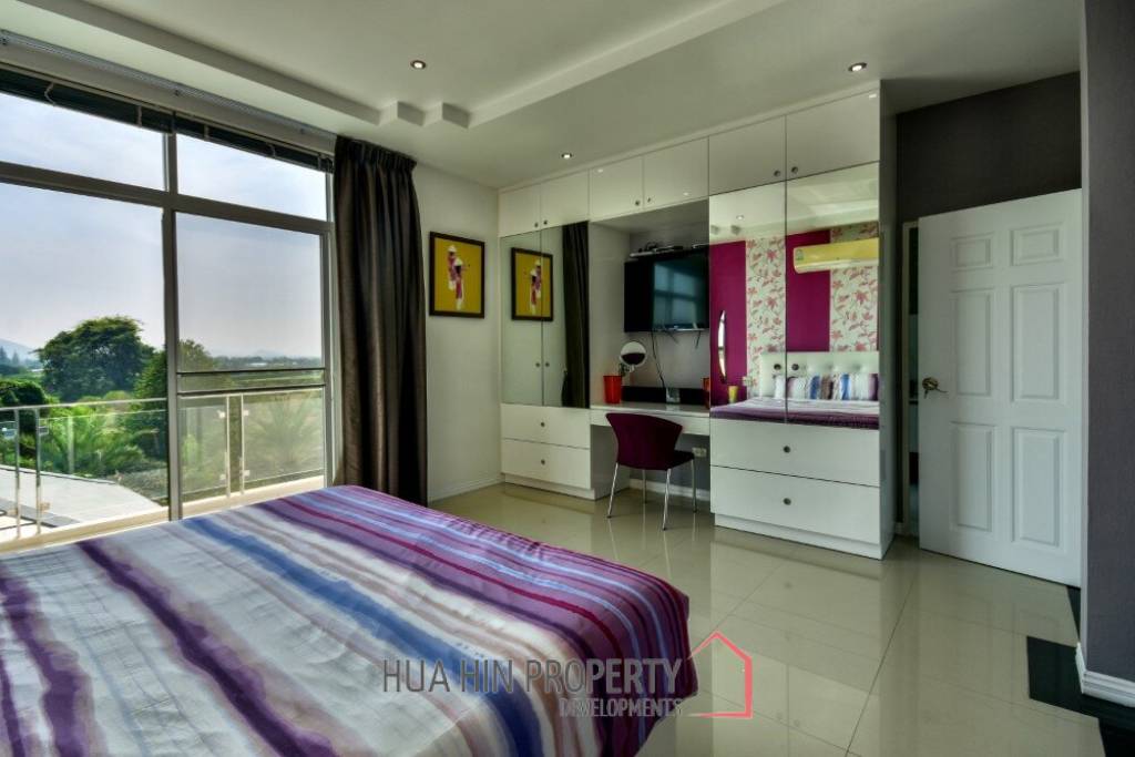 Luxury 3 Storey Pool Villa nr Black Mountain Golf Course