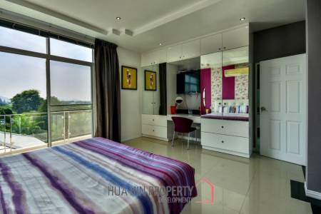 Luxury 3 Storey Pool Villa nr Black Mountain Golf Course