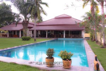 Palm Hills Golf Course : Luxury 4 Bedroom Pool Villa With Maids Quarters