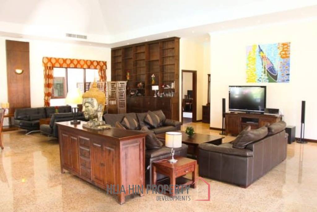 Palm Hills Golf Course : Luxury 4 Bedroom Pool Villa With Maids Quarters