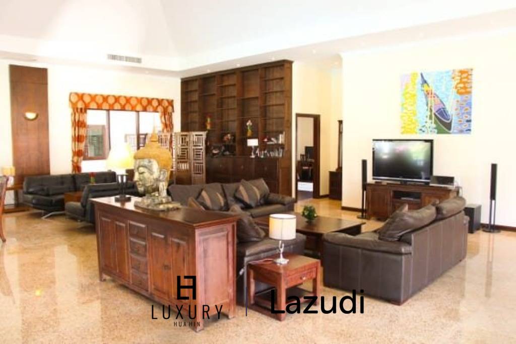 Palm Hills Golf Course : Luxury 4 Bedroom Pool Villa With Maids Quarters