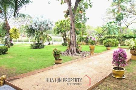 Palm Hills Golf Course : Luxury 4 Bedroom Pool Villa With Maids Quarters