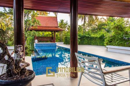 Modern/Traditional 4 Bedroom Pool Villa