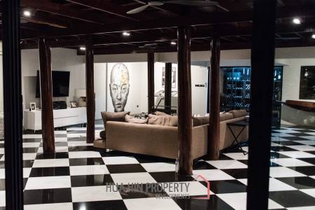 Modern/Traditional 4 Bedroom Pool Villa