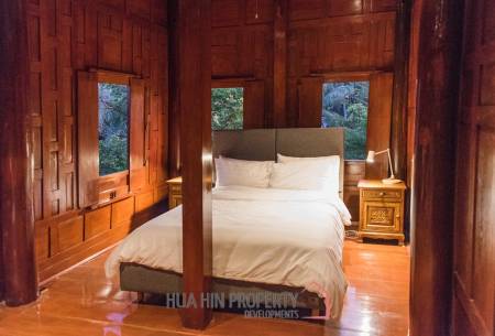 Modern/Traditional 4 Bedroom Pool Villa