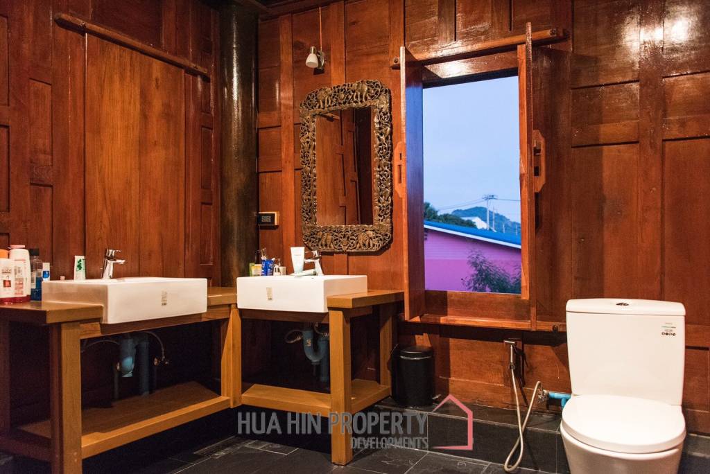 Modern/Traditional 4 Bedroom Pool Villa