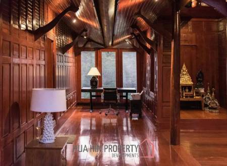 Modern/Traditional 4 Bedroom Pool Villa