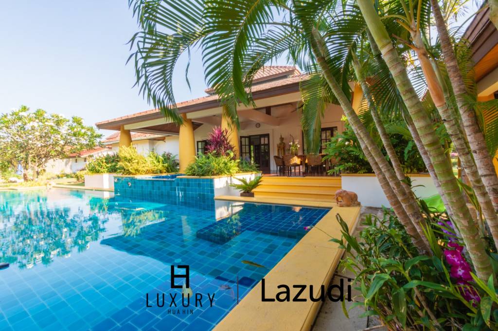 Luxury 5 Bedroom Bali Style Villa - Close to town