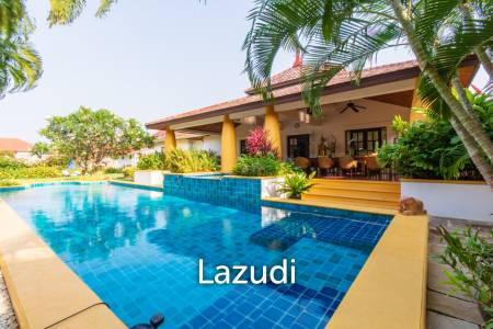 Luxury 5 Bedroom Bali Style Villa - Close to town