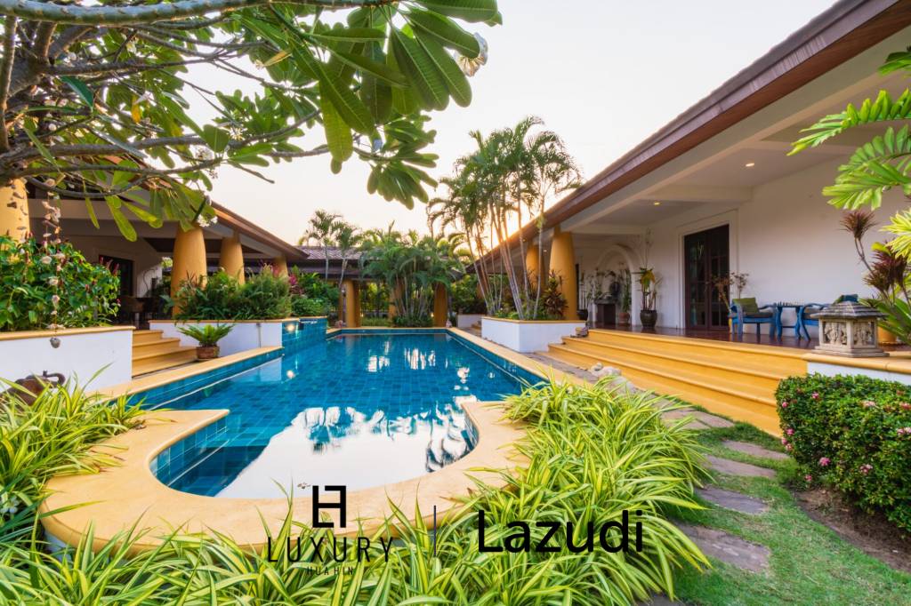 Luxury 5 Bedroom Bali Style Villa - Close to town