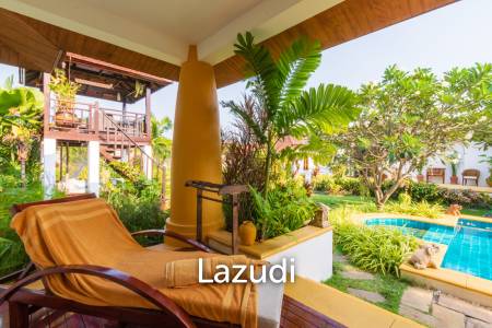 Luxury 5 Bedroom Bali Style Villa - Close to town