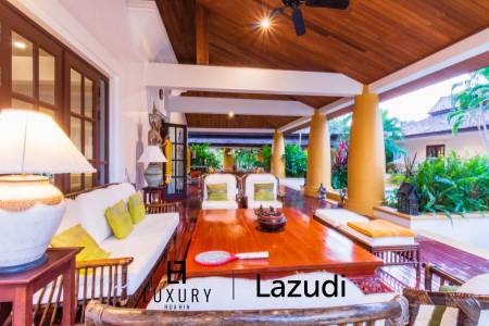 Luxury 5 Bedroom Bali Style Villa - Close to town