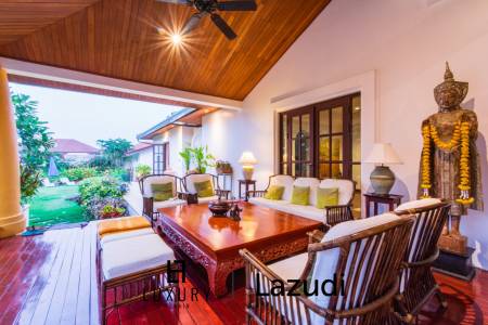 Luxury 5 Bedroom Bali Style Villa - Close to town