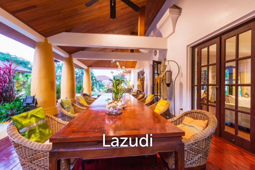 Luxury 5 Bedroom Bali Style Villa - Close to town