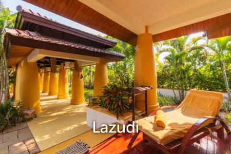 Luxury 5 Bedroom Bali Style Villa - Close to town