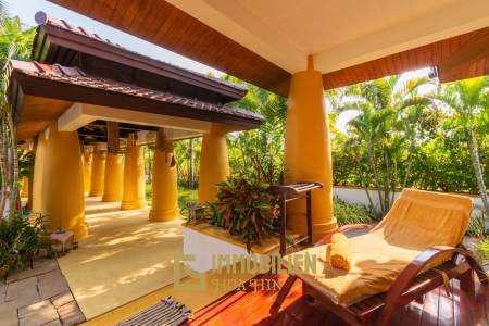 Hochwertige 5 Schlafzimmer Villa im Bali Stil in Stadtnähe