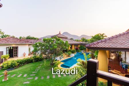 Luxury 5 Bedroom Bali Style Villa - Close to town