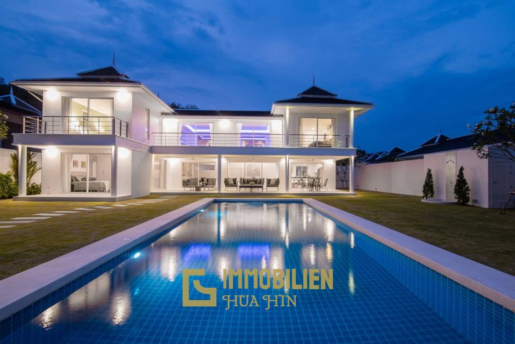 Luxuriöse und moderne einstöckige Pool Villa