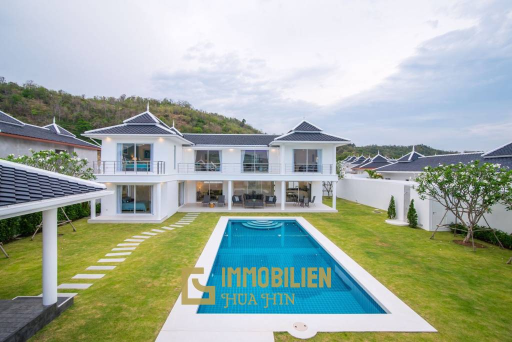 Luxuriöse und moderne einstöckige Pool Villa