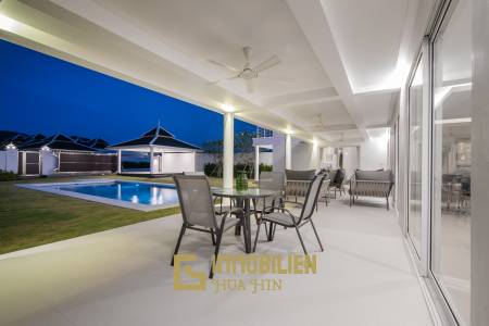 Luxuriöse und moderne einstöckige Pool Villa