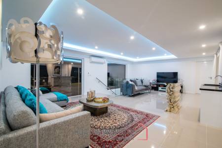 Luxury 2 Storey Modern Pool Villa
