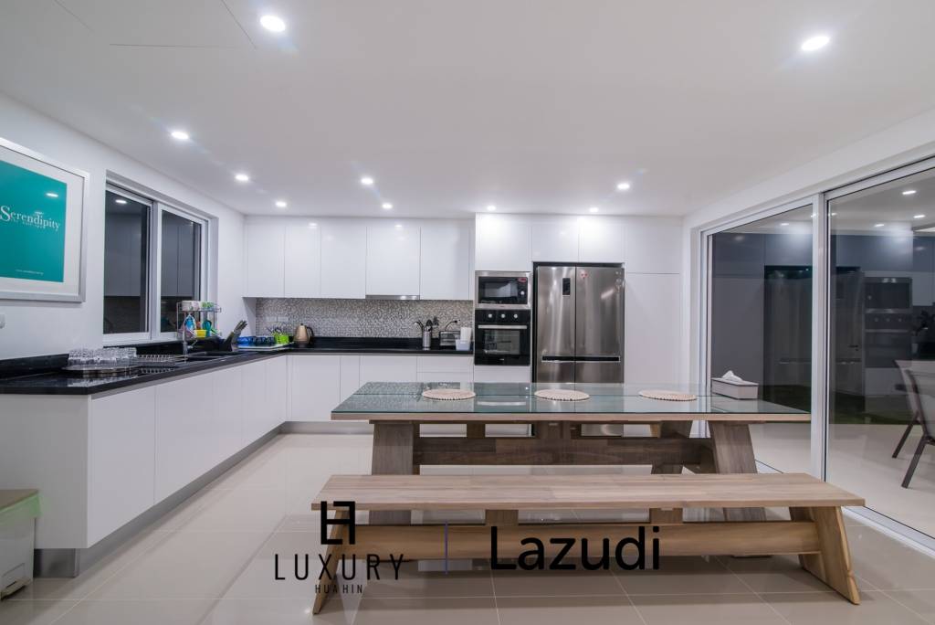 Luxury 2 Storey Modern Pool Villa