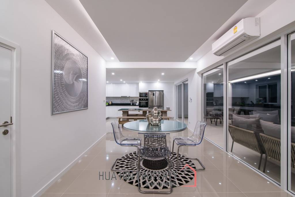 Luxury 2 Storey Modern Pool Villa