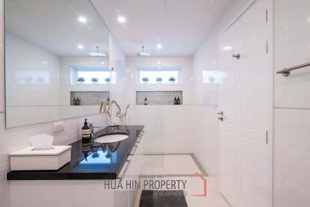 Luxury 2 Storey Modern Pool Villa
