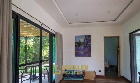 5 Schlafzimmer Pool Villa mit Solar auf 3200 qm Land