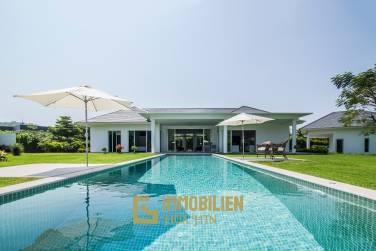 Luxus Villa mit privatem Pool