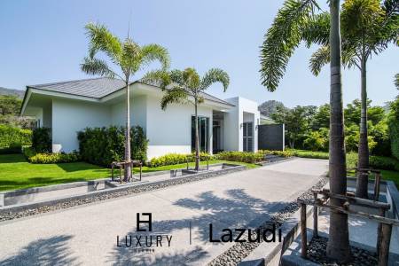 Luxus Villa mit privatem Pool