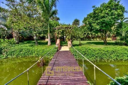 3 Schlafzimmer Bali Pool Villa mit Gästehaus und Dienstmädchenquartier