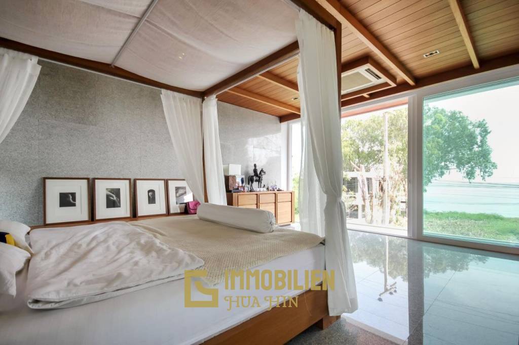 4 Bedroom Beach Pool Villa In Cha Am