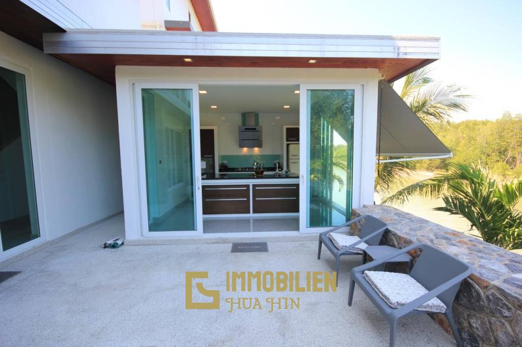 4 Bedroom Beach Pool Villa In Cha Am