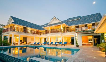 Luxuriöse private Villa in Khao Kalok in Strandnähe