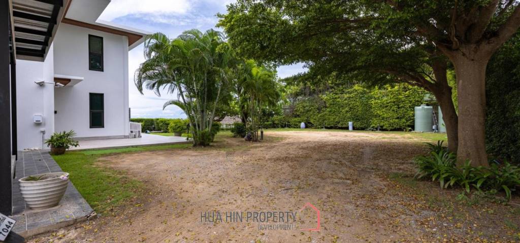 Wonderful 4 Bedroom Beachfront Pool Villa