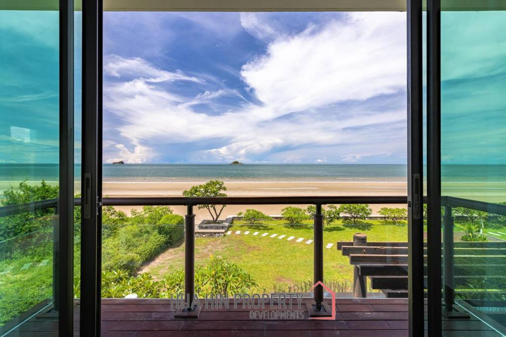 Wonderful 4 Bedroom Beachfront Pool Villa
