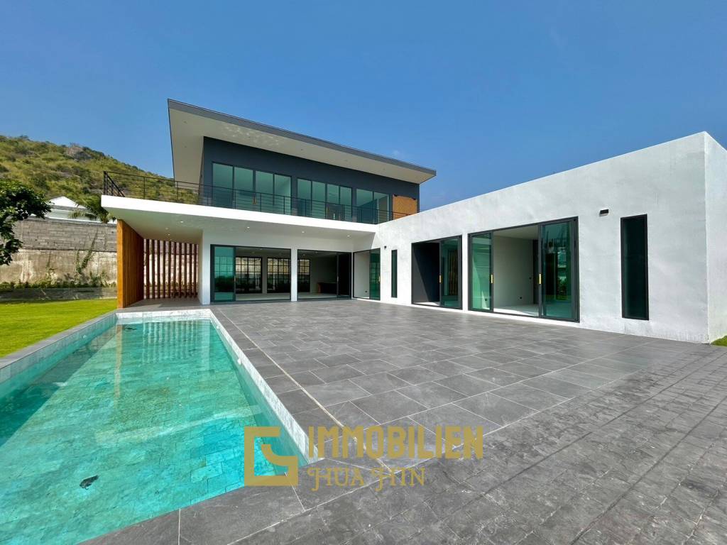 Phu Montra K-Haad : Luxury, Modern and Stylish 5 Bedroom Villa