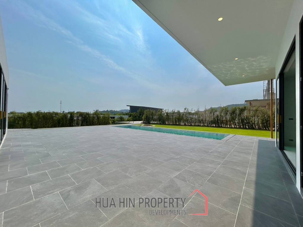 Phu Montra K-Haad : Luxury, Modern and Stylish 5 Bedroom Villa