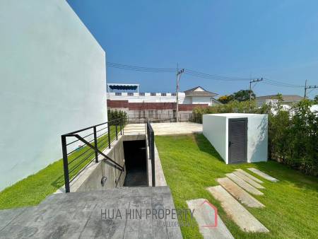 Phu Montra K-Haad : Luxury, Modern and Stylish 5 Bedroom Villa
