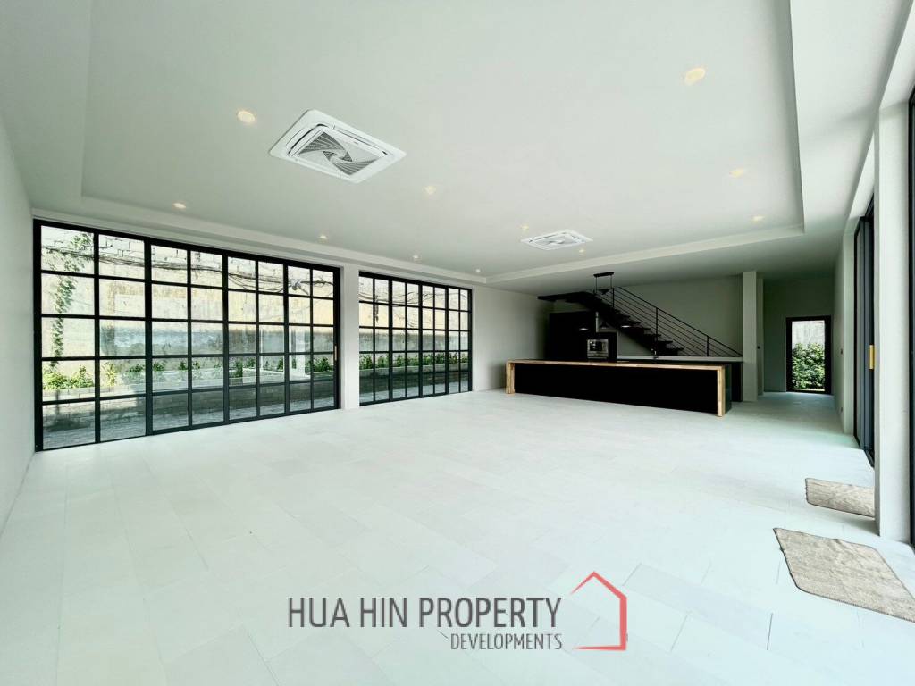 Phu Montra K-Haad : Luxury, Modern and Stylish 5 Bedroom Villa