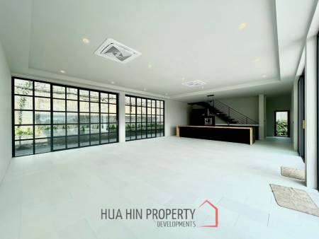 Phu Montra K-Haad : Luxury, Modern and Stylish 5 Bedroom Villa